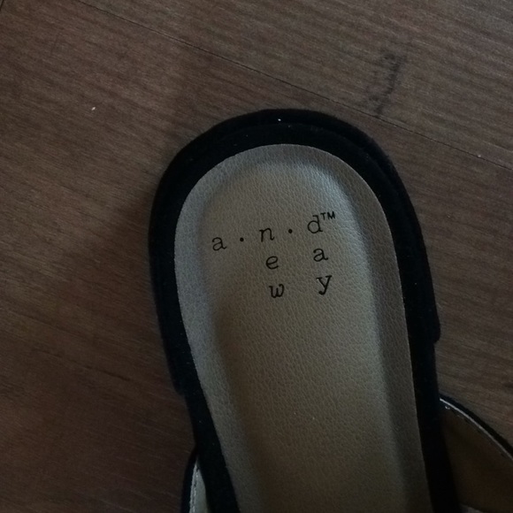 Flats - Picture 2 of 2